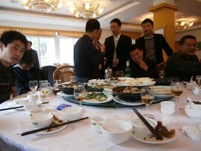 Z6尊龙凯时2012年工作会议 山海农场活动图片 聚餐