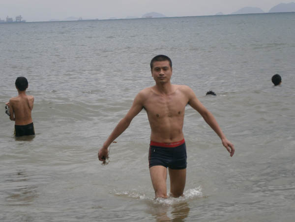 2012-5-26“杨梅坑”户表活动图集 罗磊下海游泳图片