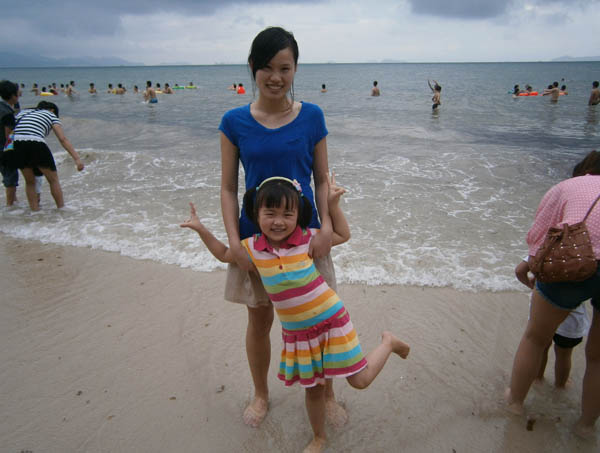 2012-5-26“杨梅坑”户表活动图集 幼饶和杨姐女儿下水前的合影