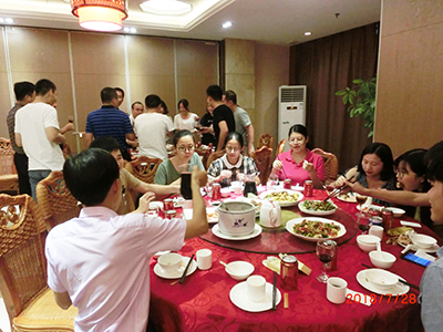 1532945139364933.jpg 吃饭2.jpg
