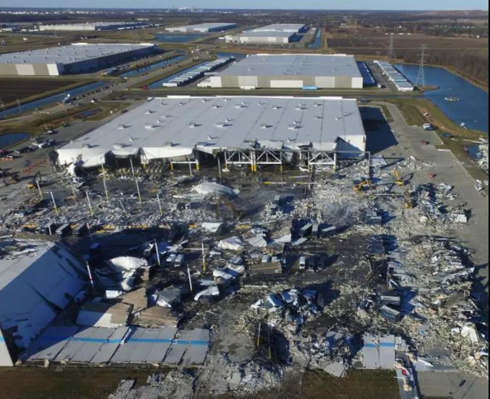 突发！超30场龙卷风袭击美国6州致上百人身亡，有亚马逊仓库大面积坍塌！