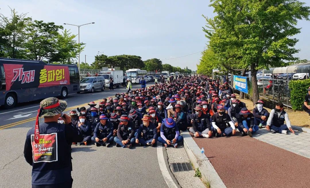 罢工持续升级！该国物流大面积中断，工厂暂停出产，港口日吞吐量大幅降落